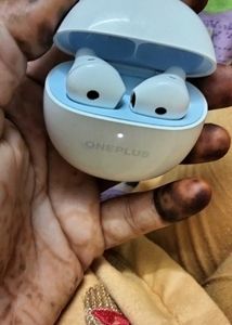 Oneplus Nords  Buts CE( MoonLight White) Charge Ceble