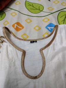 Elegant White Embroidered Kurta