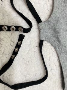 Urbanic detachable belt detail grey crop-tank top