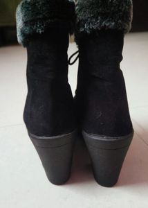 Black Suede Ankle Boots with Fur Trim