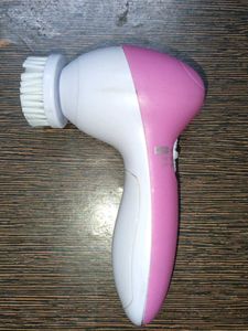 Facial Cleansing Brush