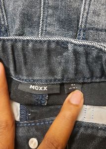 Cute Mini Denim Skirt Come A Little Above The Knee