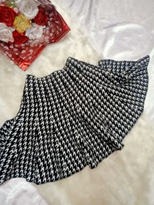 🖤🤍Houndstooth Mini Skirt🖤🤍