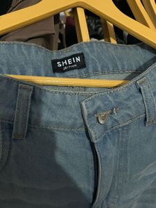 Wide Leg Baggy Jeans