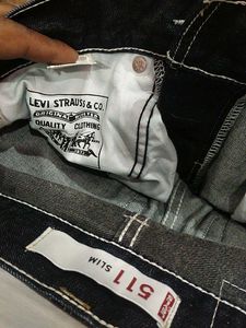 Levi&#39;s Dark Wash Jeans