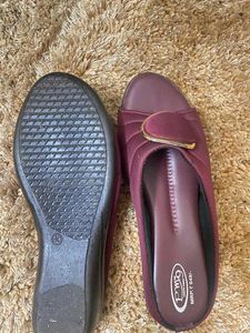 Elegant Maroon Flats