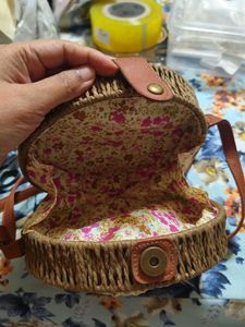 Mauritius Bamboo Offwhite Flower Sling Bag