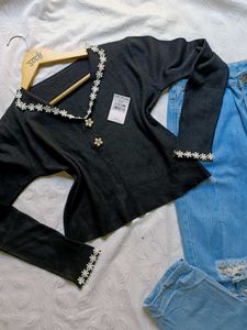 Pinterest Asthetic Fitted Pullover 🖤
