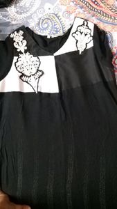 Avasaa kurti