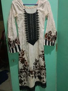 Floral & Lace Embroidered Tunic