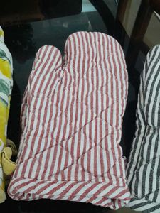Oven Mitts - Set of 4