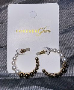 Small Business Owner Who Source Branded Products