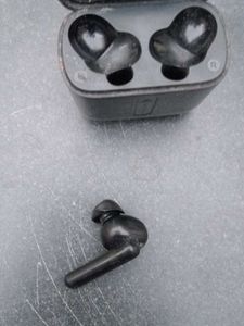 141 Earbuds Boat