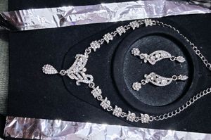 Elegant Necklace set