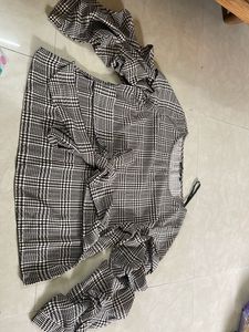 Plaid Ruffle Sleeve Top