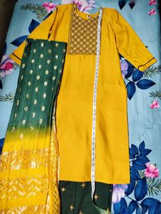 Beautiful Kurta Set On Sale!