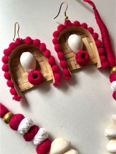 Durga Puja-themed jewelry set