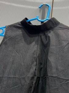 Black Sleeveless Top