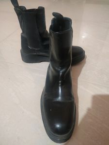 Levi's Chelsea Black Leather Boots