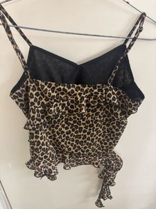 OUTZIDER Leopard Ruffle Top