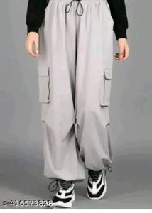 Grey Cargo Pants🤍