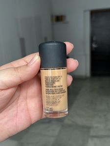 MAC Studio Fix Fluid SPF 15