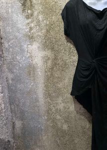 VN. Chic Black Dress