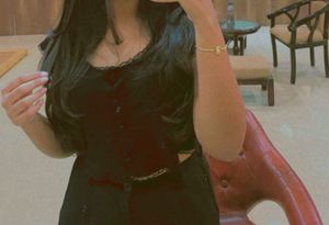 black lace trim crop top