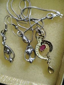 Elegant Pendant With Earrings