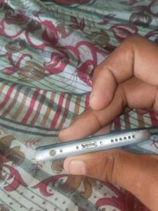 Damaged iPhone - For Parts