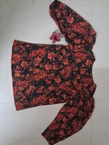 whimsical floral top 🌹