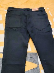 Black Denim Capri Jeans