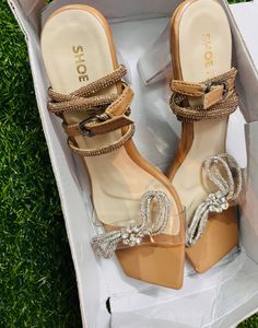 beautiful shoe flair Heel  👠 unused brand new