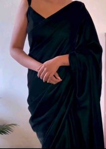 Dark Green Velvet Saree With Padded Blouse