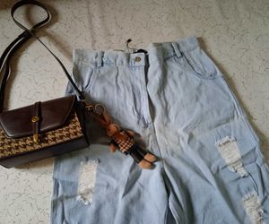 Distressed Wide Leg Jeans