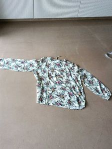 Brand new Floral Print Top