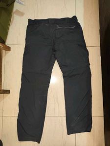 Men&#39;s Black Parachute Cargo Pants - Size 32 (Good