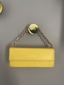 Yello Clutch