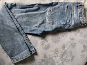 Straight Fit Jeans.. Fis Like A Glove