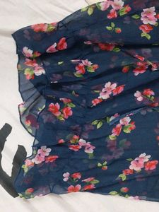 Cute Elastic Floral Top