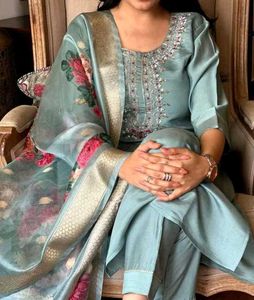 Elegant Embroidered kurta set