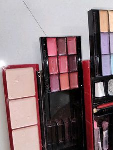 Makup Kits
