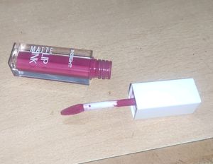 Insight matte lipink-Reckless