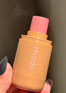 Rhode Pocket Blush Shade :- Piggy