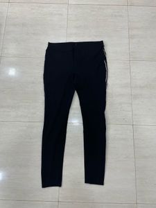 ⚡️ Glam Up &amp; Go! HUE Black Luxe Shimmer Jeggings ✨