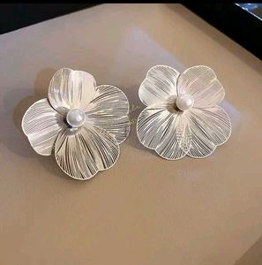 Silver Flower Earrings