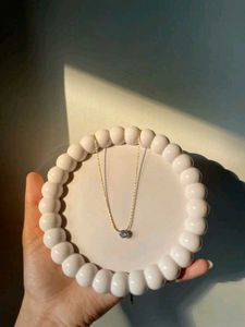 Elegant Gold Necklace