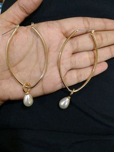 Elegant Gold Oval Hoop Earrings with Pearl Drop