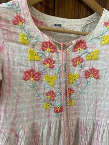 Embroidered Floral Kurta