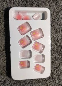 Press-On Nail Set